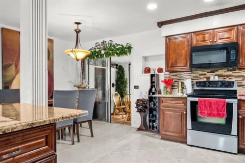 Villa ou maison à vendre à Orlando, Floride: 4 chambres, 116.13 m2 № 2388584 - photo 6