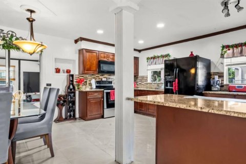 Villa ou maison à vendre à Orlando, Floride: 4 chambres, 116.13 m2 № 2388584 - photo 7