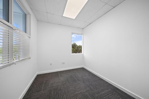 Propiedad comercial en venta en Port St. Lucie, Florida № 2188644 - foto 6