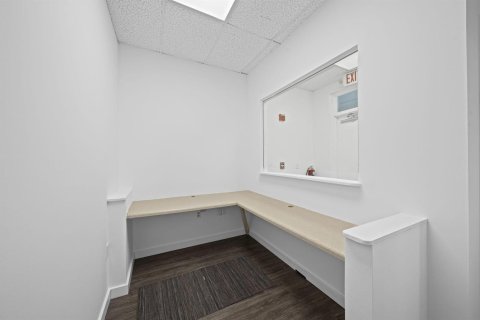 Propiedad comercial en venta en Port St. Lucie, Florida № 2188644 - foto 3