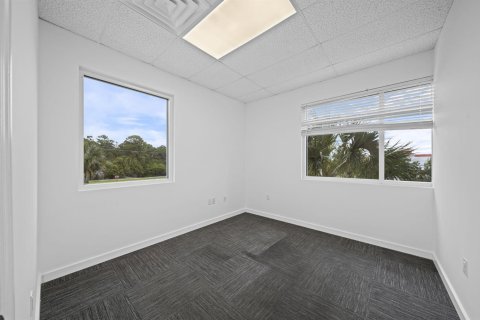 Propiedad comercial en venta en Port St. Lucie, Florida № 2188644 - foto 9