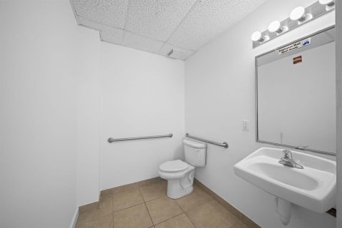 Propiedad comercial en venta en Port St. Lucie, Florida № 2188644 - foto 12
