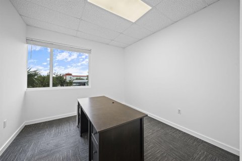Propiedad comercial en venta en Port St. Lucie, Florida № 2188644 - foto 8