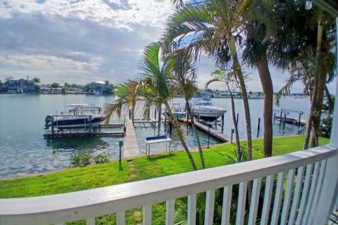Copropriété à louer à Indian Rocks Beach, Floride: 2 chambres, 101.26 m2 № 2109452 - photo 4