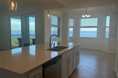 Condo in Bradenton, Florida, 2 bedrooms  № 1916501 - photo 6
