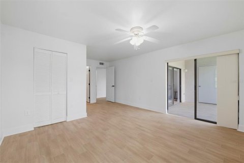 Condo in Clearwater, Florida, 2 bedrooms  № 2370762 - photo 7