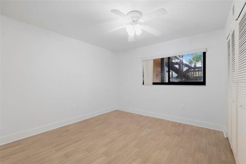 Condo in Clearwater, Florida, 2 bedrooms  № 2370762 - photo 8
