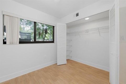 Condo in Clearwater, Florida, 2 bedrooms  № 2370762 - photo 10