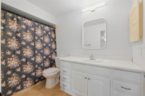 Condo in Clearwater, Florida, 2 bedrooms  № 2370762 - photo 18