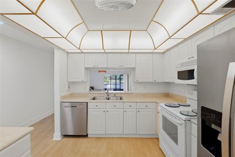 Condo in Clearwater, Florida, 2 bedrooms  № 2370762 - photo 13