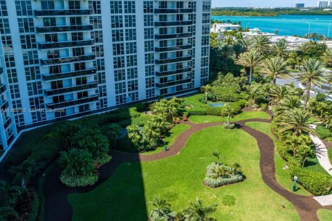 Copropriété à louer à Bal Harbour, Floride: 1 chambre, 83.24 m2 № 2055787 - photo 19