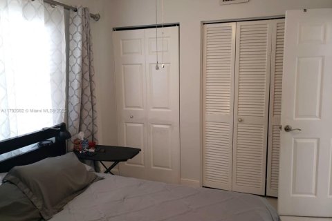 Condo in Coconut Creek, Florida, 2 bedrooms  № 1708755 - photo 15