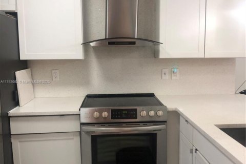 Condo in Coconut Creek, Florida, 2 bedrooms  № 1708755 - photo 4