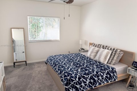 House in Clermont, Florida 4 bedrooms, 222.97 sq.m. № 2036281 - photo 8