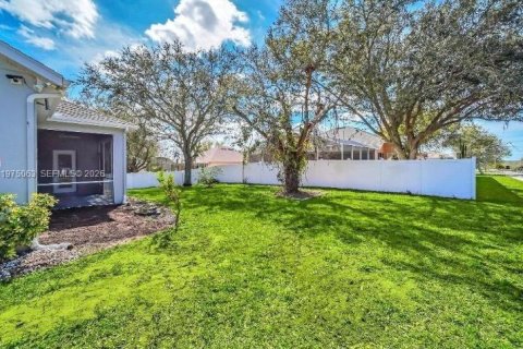 House in Clermont, Florida 4 bedrooms, 222.97 sq.m. № 2036281 - photo 17