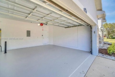 House in Clermont, Florida 4 bedrooms, 222.97 sq.m. № 2036281 - photo 21