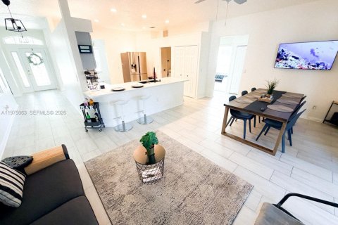 House in Clermont, Florida 4 bedrooms, 222.97 sq.m. № 2036281 - photo 4