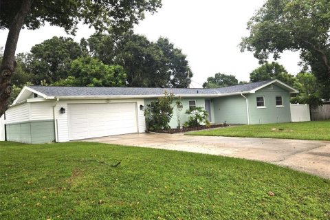House in Lakeland, Florida 3 bedrooms, 131.74 sq.m. № 1901953 - photo 1