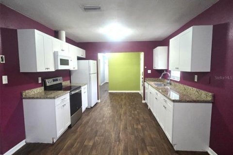 House in Lakeland, Florida 3 bedrooms, 131.74 sq.m. № 1901953 - photo 8