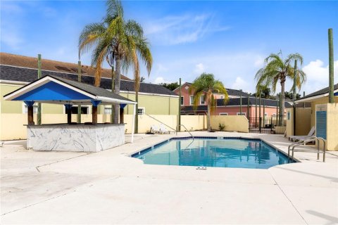 Touwnhouse à vendre à Kissimmee, Floride: 3 chambres, 148.92 m2 № 2211090 - photo 14