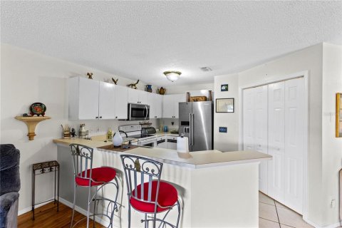 Touwnhouse à vendre à Kissimmee, Floride: 3 chambres, 148.92 m2 № 2211090 - photo 2