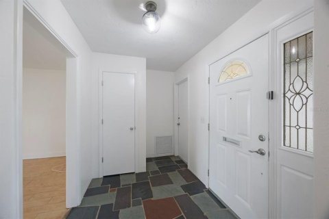 House in Seminole, Florida 3 bedrooms, 171.4 sq.m. № 1911822 - photo 4
