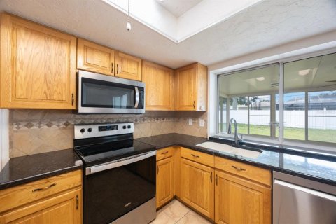 House in Seminole, Florida 3 bedrooms, 171.4 sq.m. № 1911822 - photo 19