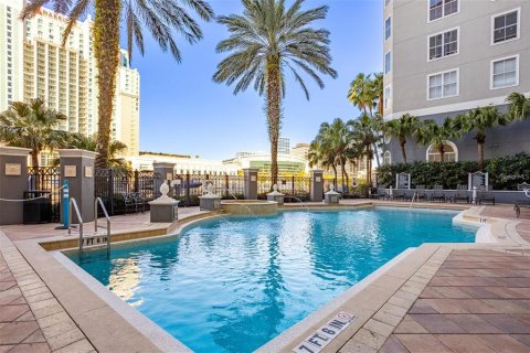 Condo in Tampa, Florida, 1 bedroom  № 2093571 - photo 17
