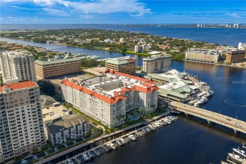 Condo in Tampa, Florida, 1 bedroom  № 2093571 - photo 3