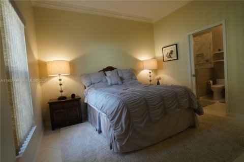 Купить виллу или дом в Порт-Сент-Луси, Флорида 2 спальни, 196.3м2, № 2007975 - фото 24