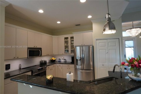 Купить виллу или дом в Порт-Сент-Луси, Флорида 2 спальни, 196.3м2, № 2007975 - фото 12