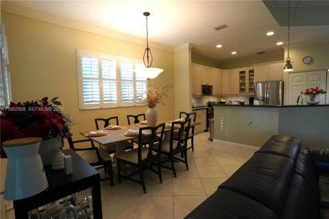 Купить виллу или дом в Порт-Сент-Луси, Флорида 2 спальни, 196.3м2, № 2007975 - фото 14