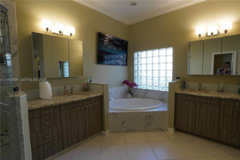 Купить виллу или дом в Порт-Сент-Луси, Флорида 2 спальни, 196.3м2, № 2007975 - фото 20