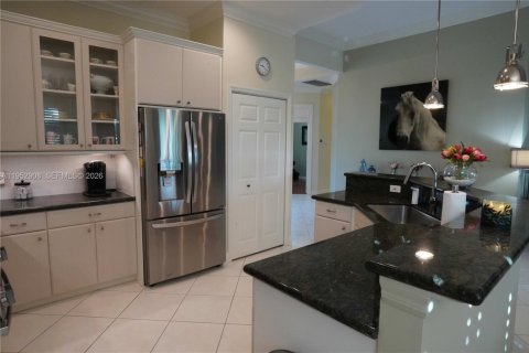 Купить виллу или дом в Порт-Сент-Луси, Флорида 2 спальни, 196.3м2, № 2007975 - фото 8