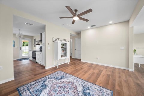 Villa ou maison à vendre à Punta Gorda, Floride: 2 chambres, 99.31 m2 № 2313494 - photo 16