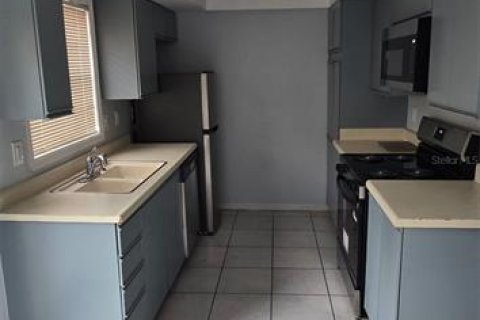 Condo in Winter Park, Florida, 2 bedrooms  № 2400292 - photo 7