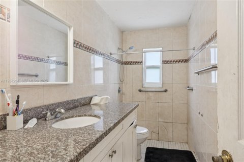 Casa en venta en Miramar, Florida, 4 dormitorios, 162.3 m2 № 1992649 - foto 18