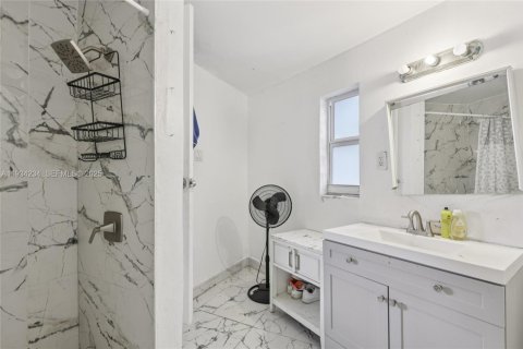 Casa en venta en Miramar, Florida, 4 dormitorios, 162.3 m2 № 1992649 - foto 11