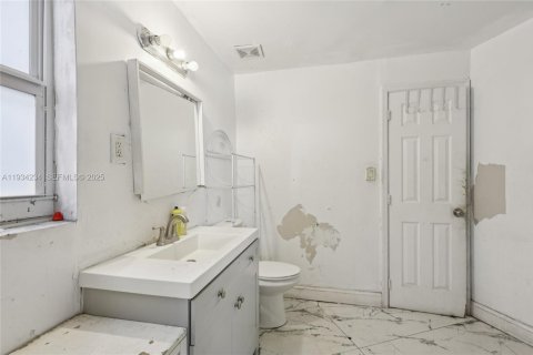 Casa en venta en Miramar, Florida, 4 dormitorios, 162.3 m2 № 1992649 - foto 9