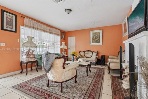Casa en venta en Miramar, Florida, 4 dormitorios, 162.3 m2 № 1992649 - foto 6