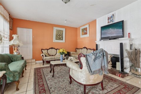 Casa en venta en Miramar, Florida, 4 dormitorios, 162.3 m2 № 1992649 - foto 5