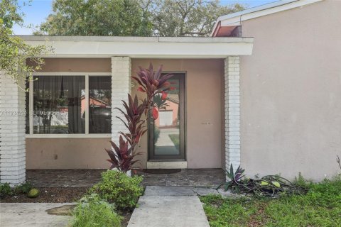Casa en venta en Miramar, Florida, 4 dormitorios, 162.3 m2 № 1992649 - foto 4