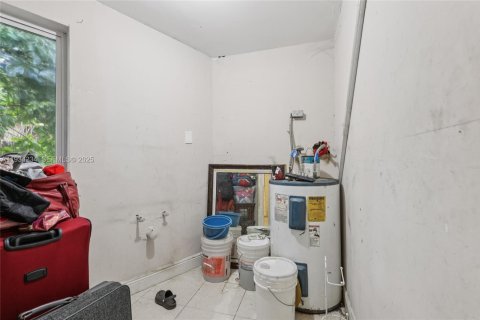 Casa en venta en Miramar, Florida, 4 dormitorios, 162.3 m2 № 1992649 - foto 12