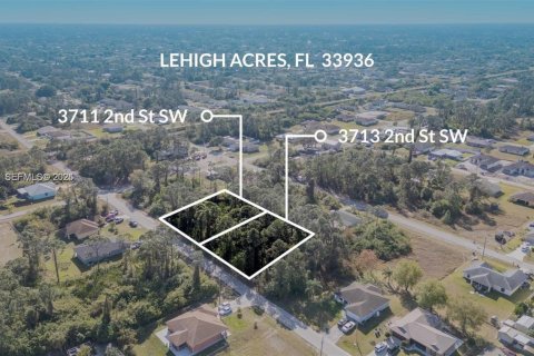 Land in Lehigh Acres, Florida № 2076875 - photo 1