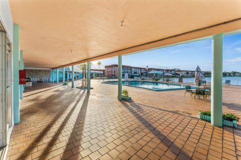 Condominio en venta en Miami, Florida, 2 dormitorios, 91.69 m2 № 1855153 - foto 24
