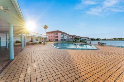 Condominio en venta en Miami, Florida, 2 dormitorios, 91.69 m2 № 1855153 - foto 26