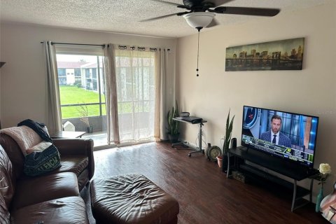 Condo in New Port Richey, Florida, 1 bedroom  № 1361658 - photo 28
