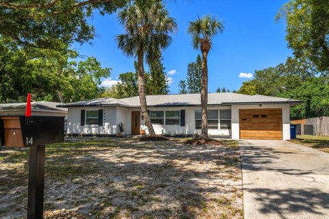 House in Clearwater, Florida 3 bedrooms, 111.11 sq.m. № 1675930 - photo 1