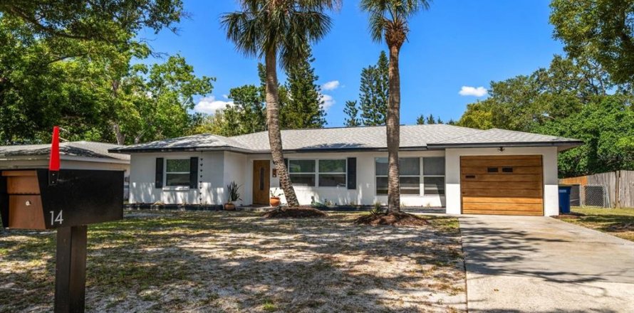 House in Clearwater, Florida 3 bedrooms, 111.11 sq.m. № 1675930