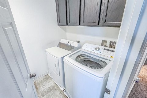 Townhouse in Orlando, Florida 3 bedrooms, 142.7 sq.m. № 2329373 - photo 13